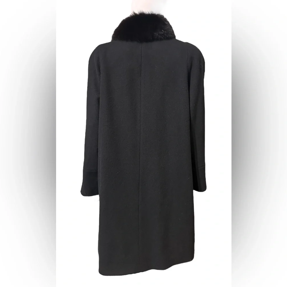 Albert Nipon Stunning vintage wool swing coat with fox fur trim.😍